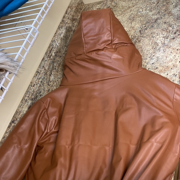 Asos faux leather puffer coat zara style - Picture 3 of 6